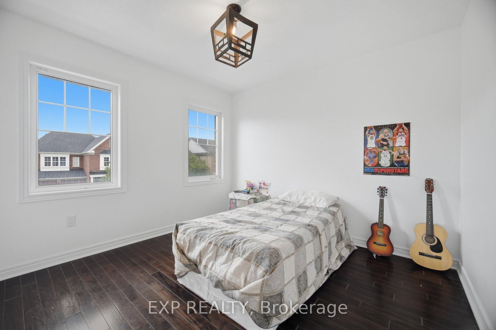 363 Holmes Cres, Milton — 23