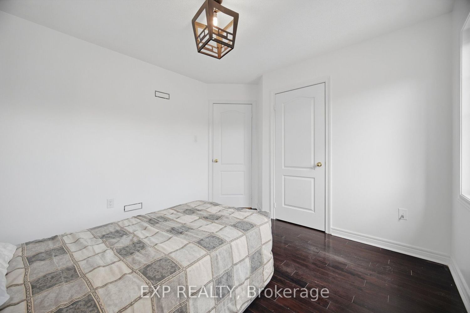 363 Holmes Cres, Milton — 24