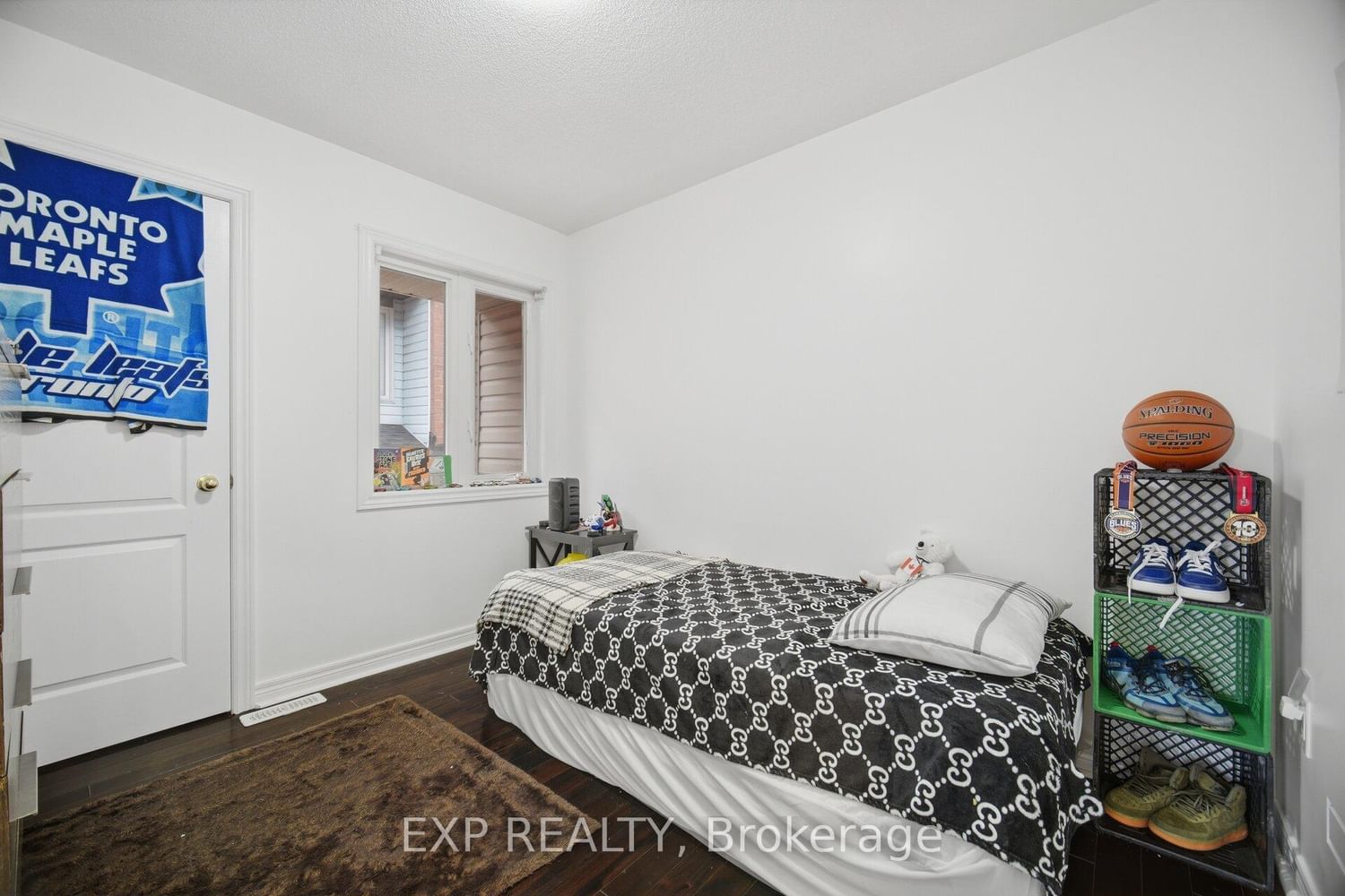 363 Holmes Cres, Milton — 25