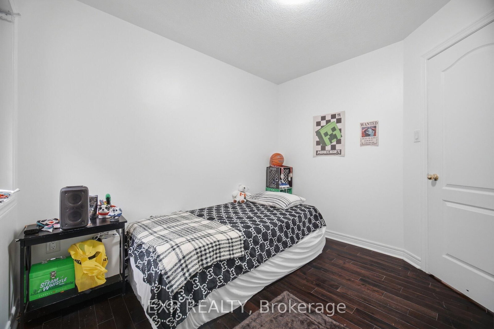 363 Holmes Cres, Milton — 26