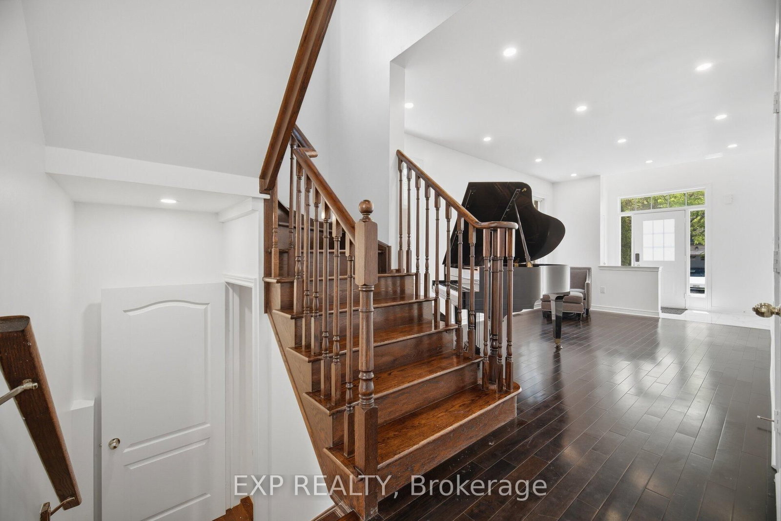 363 Holmes Cres, Milton — 29