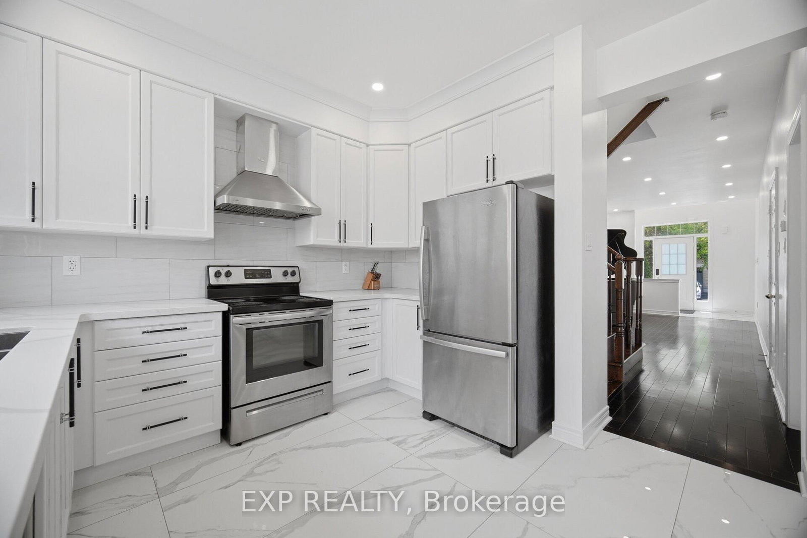 363 Holmes Cres, Milton — 7