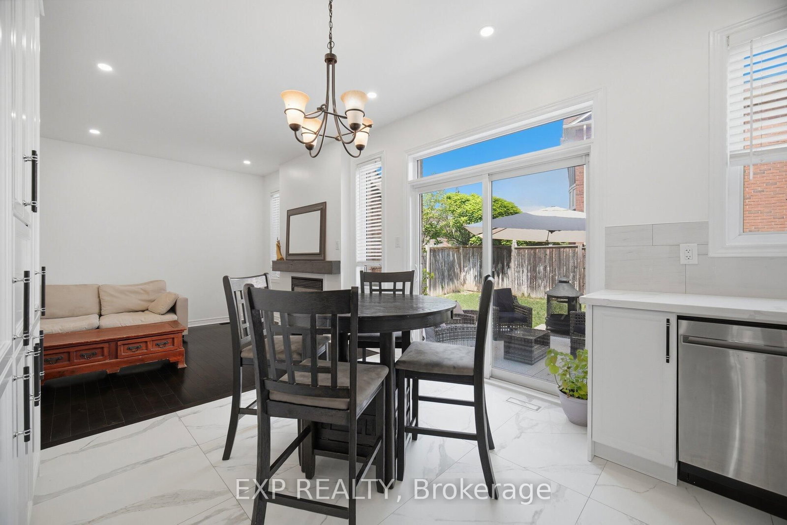 363 Holmes Cres, Milton — 9
