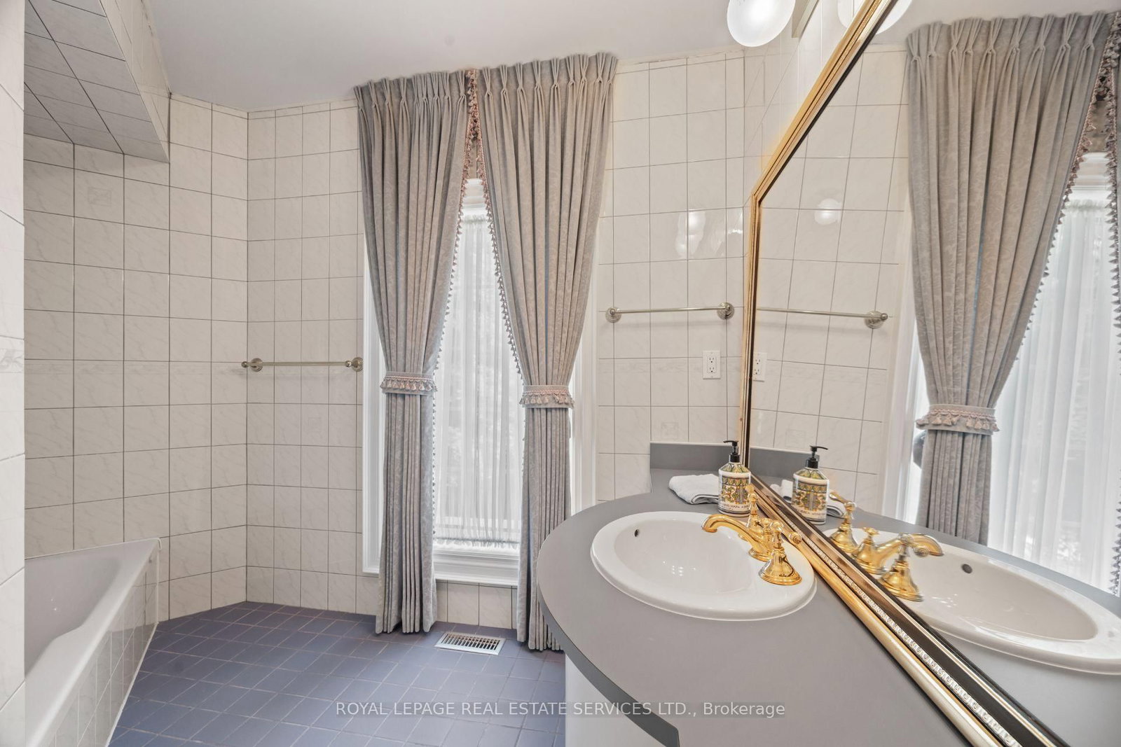 7 The Green Pines, Toronto — 30