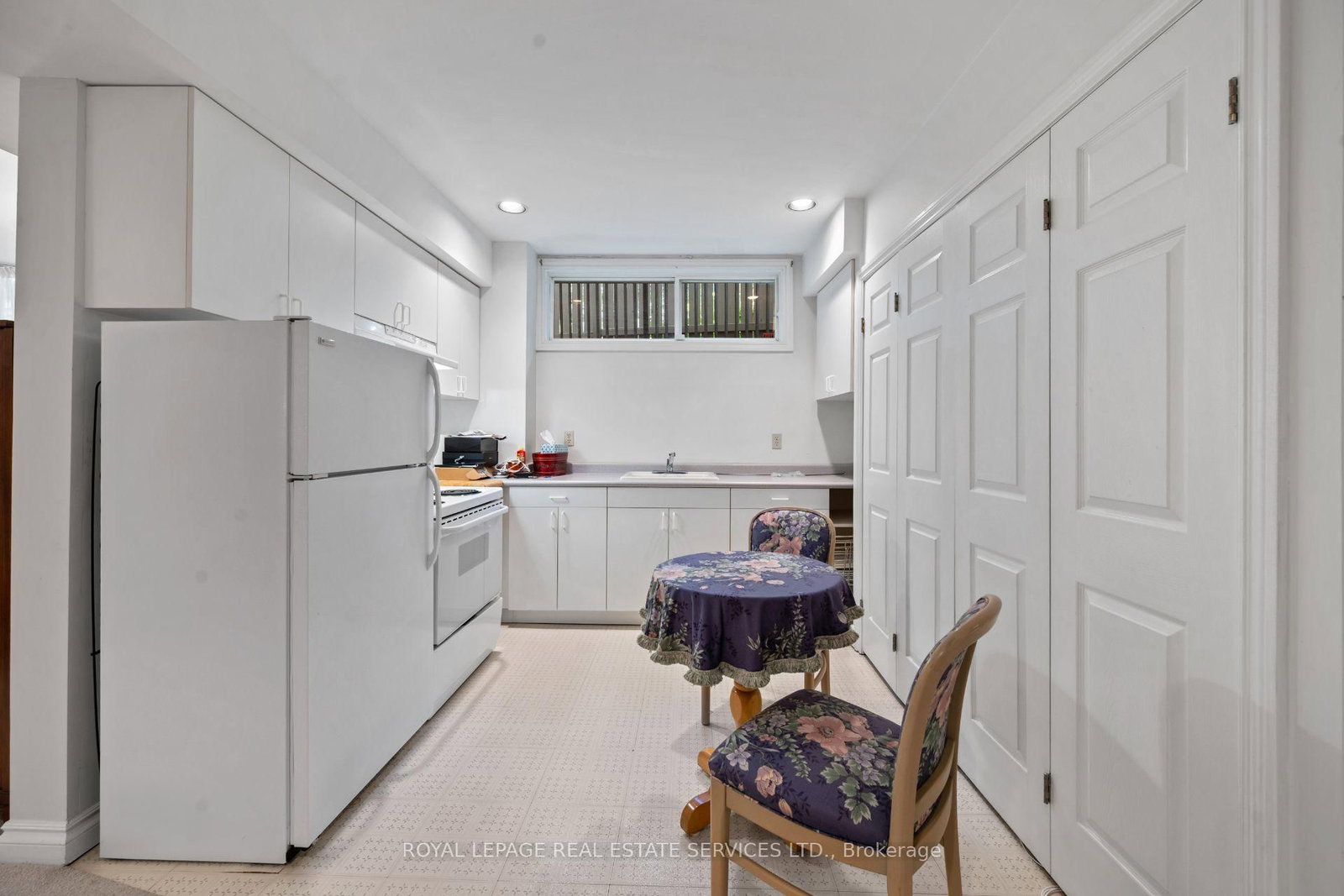 7 The Green Pines, Toronto — 40