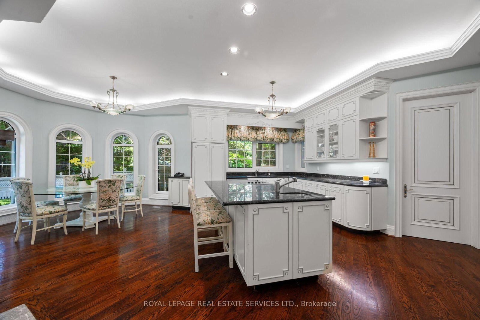 7 The Green Pines, Toronto — 9