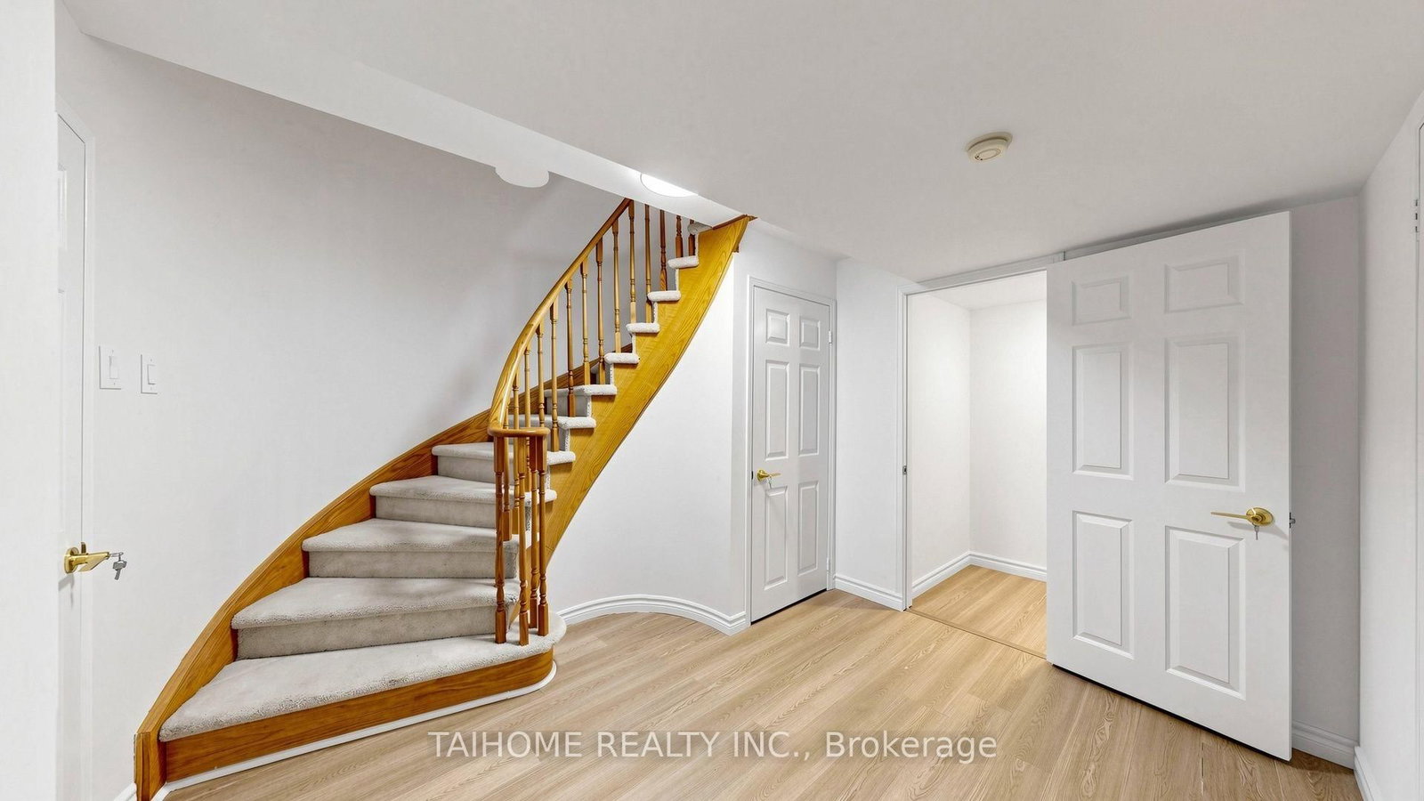 3573 Colonial Dr, Mississauga — 16