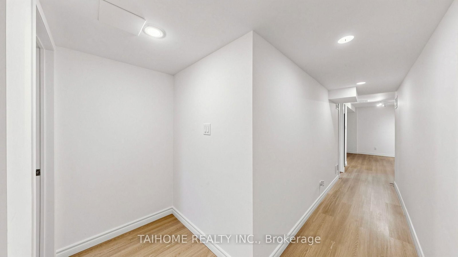 3573 Colonial Dr, Mississauga — 28