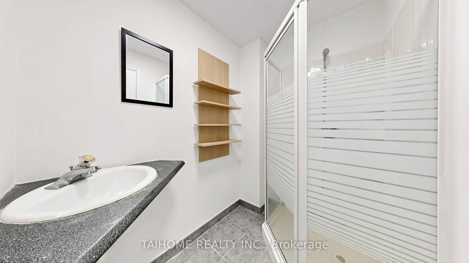 3573 Colonial Dr, Mississauga — 33