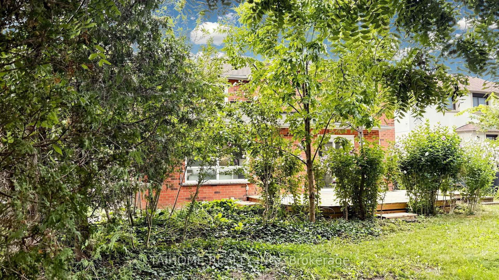 3573 Colonial Dr, Mississauga — 48