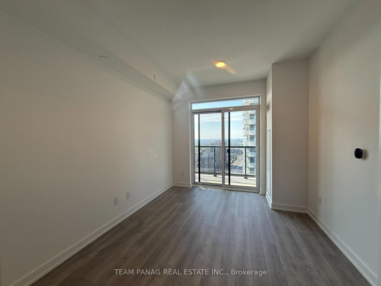 431-5105 Hurontario St, Mississauga — 6
