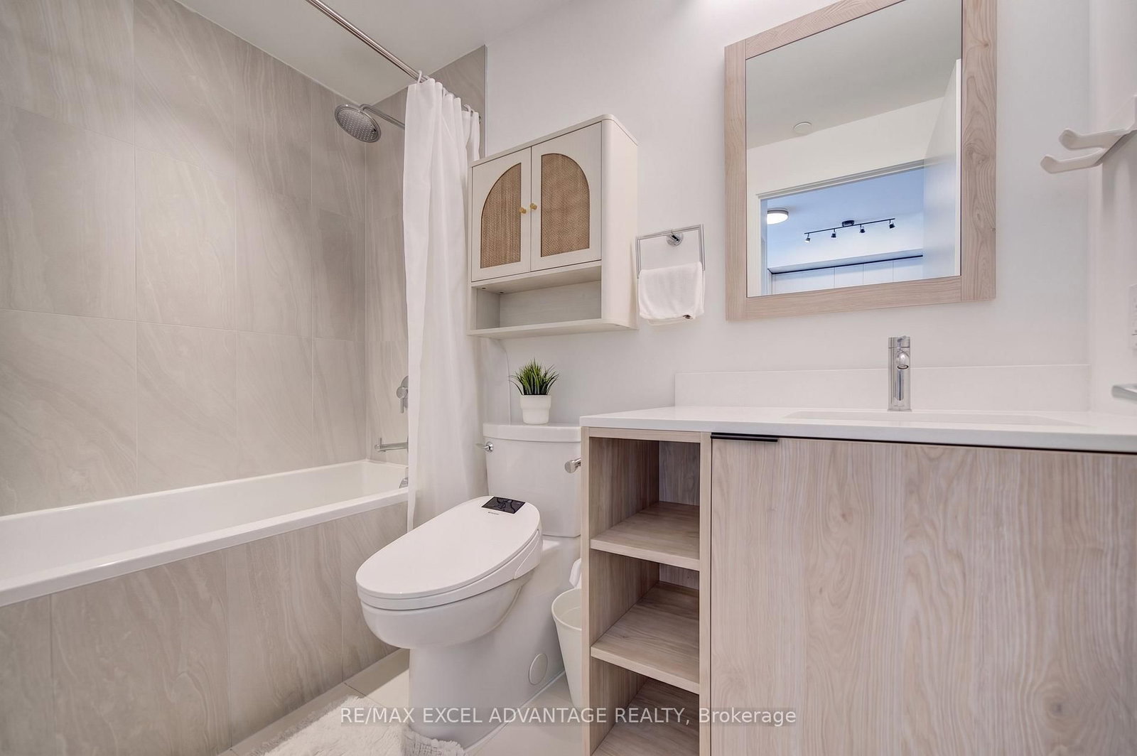 1007 The Queensway, Toronto — 10
