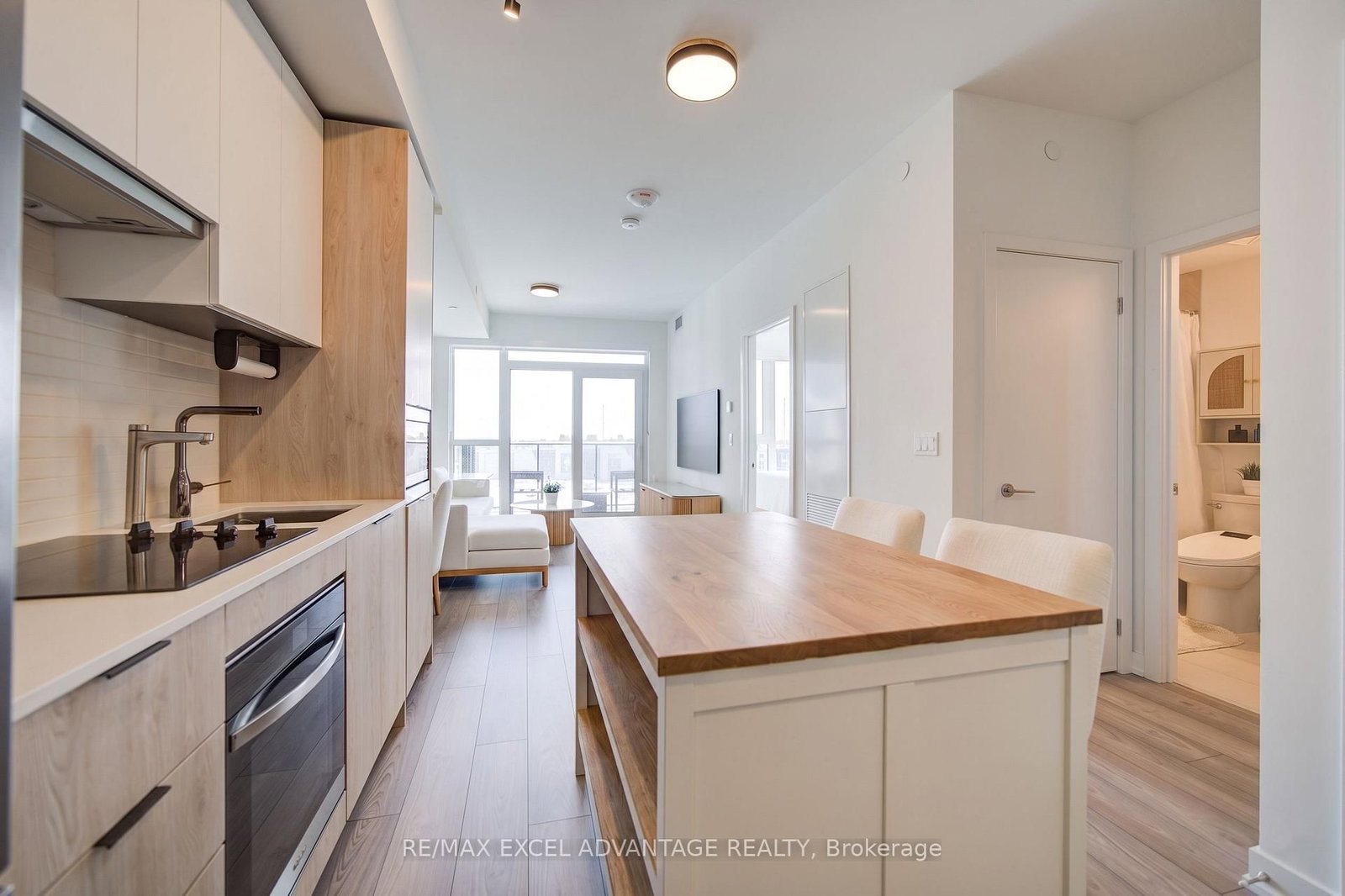 1007 The Queensway, Toronto — 2
