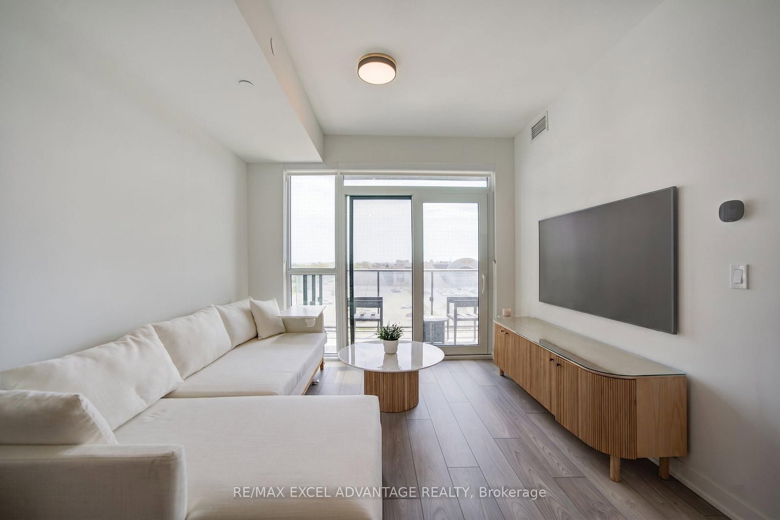 1007 The Queensway, Toronto — 6