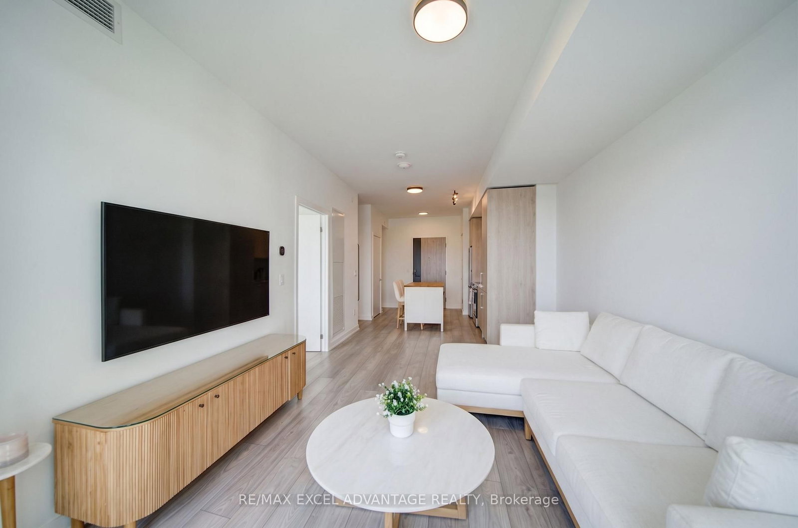 1007 The Queensway, Toronto — 7