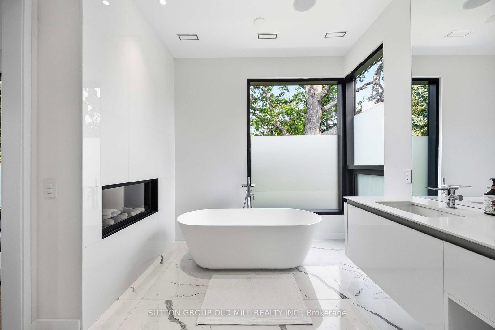 18 Herne Hill, Toronto — 27
