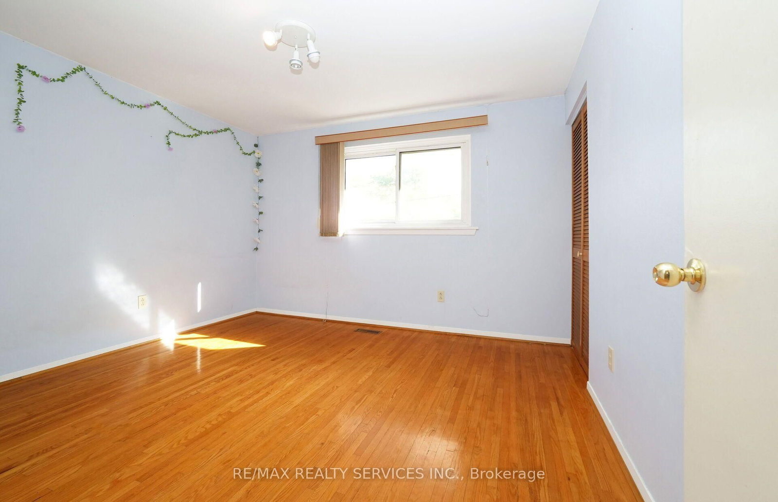79 Cloverdale Dr, Brampton — 27
