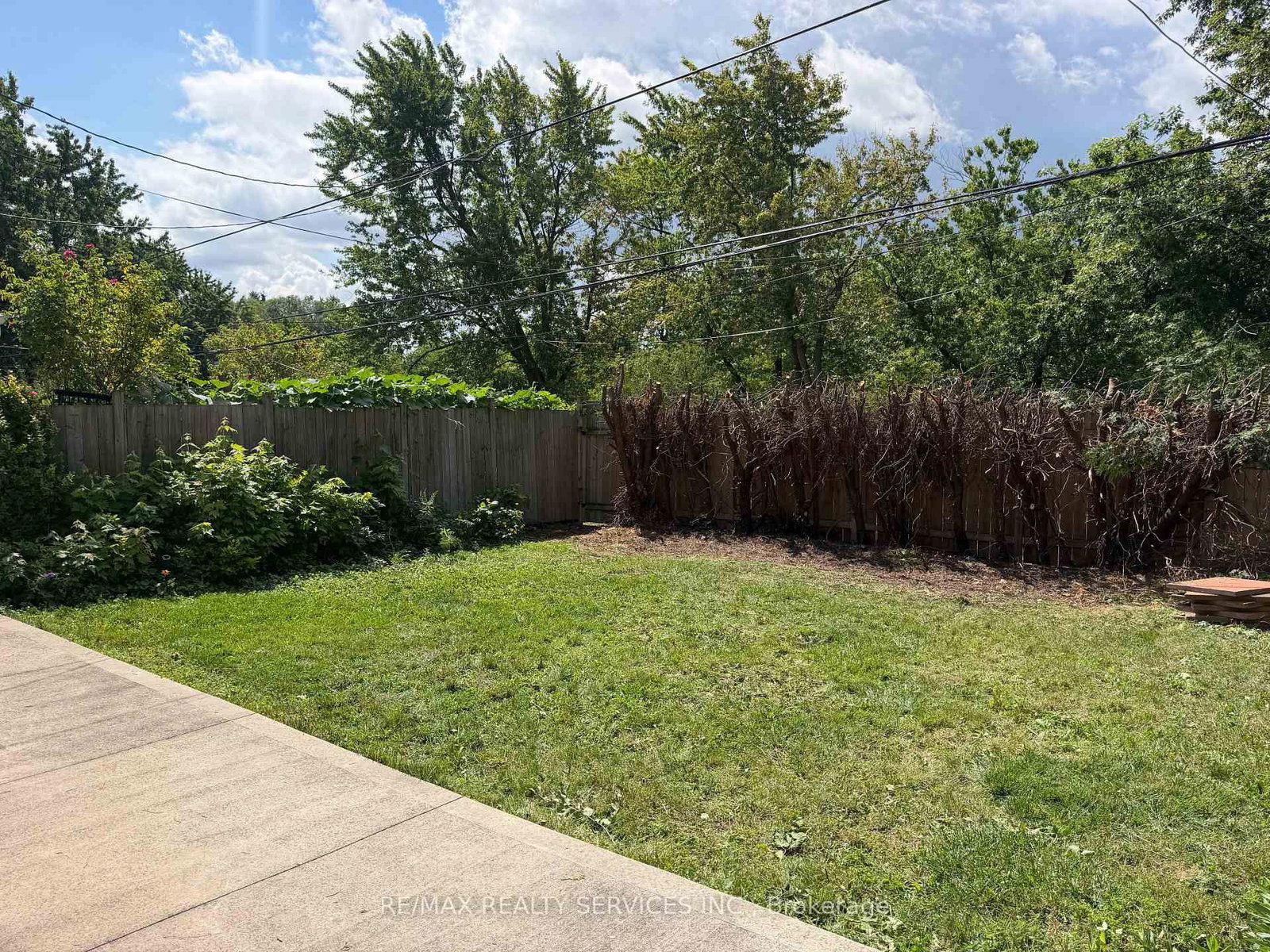 79 Cloverdale Dr, Brampton — 40