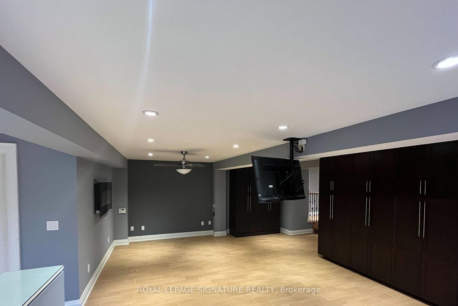 23 Abbs St, Toronto — 26