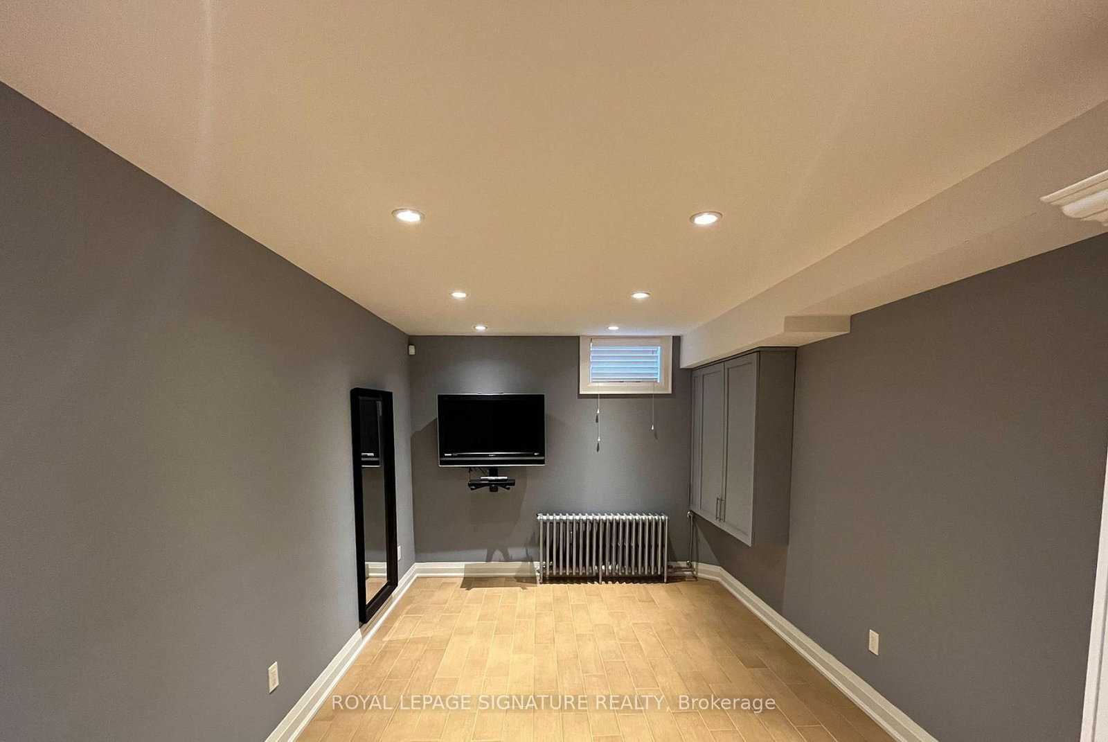 23 Abbs St, Toronto — 29