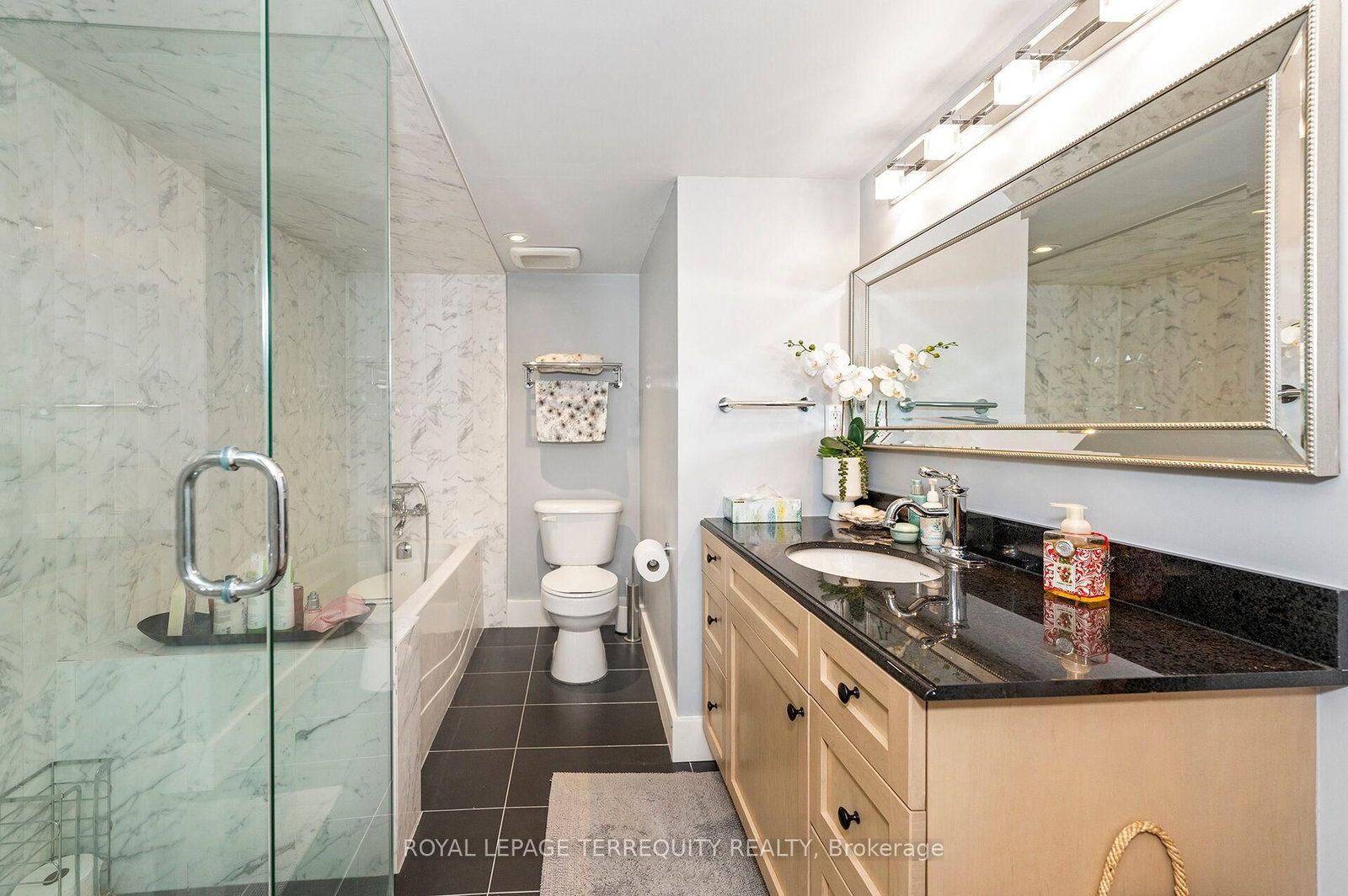 120 Falstaff Ave, Toronto — 26