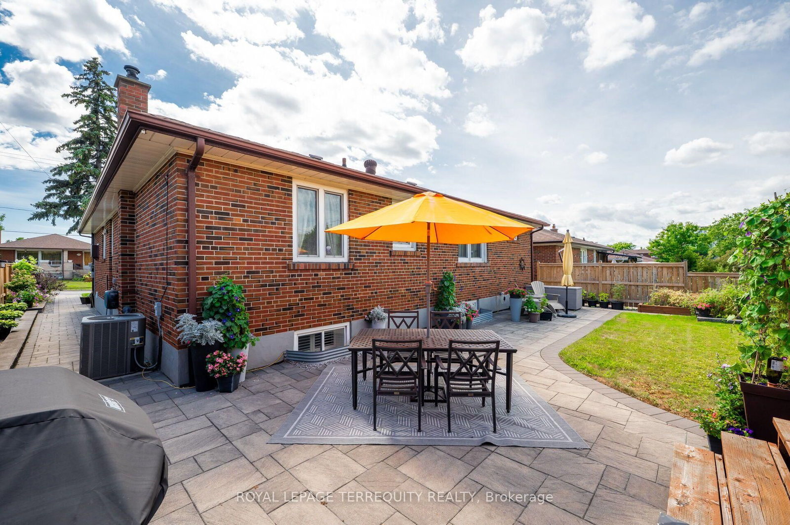 120 Falstaff Ave, Toronto — 33