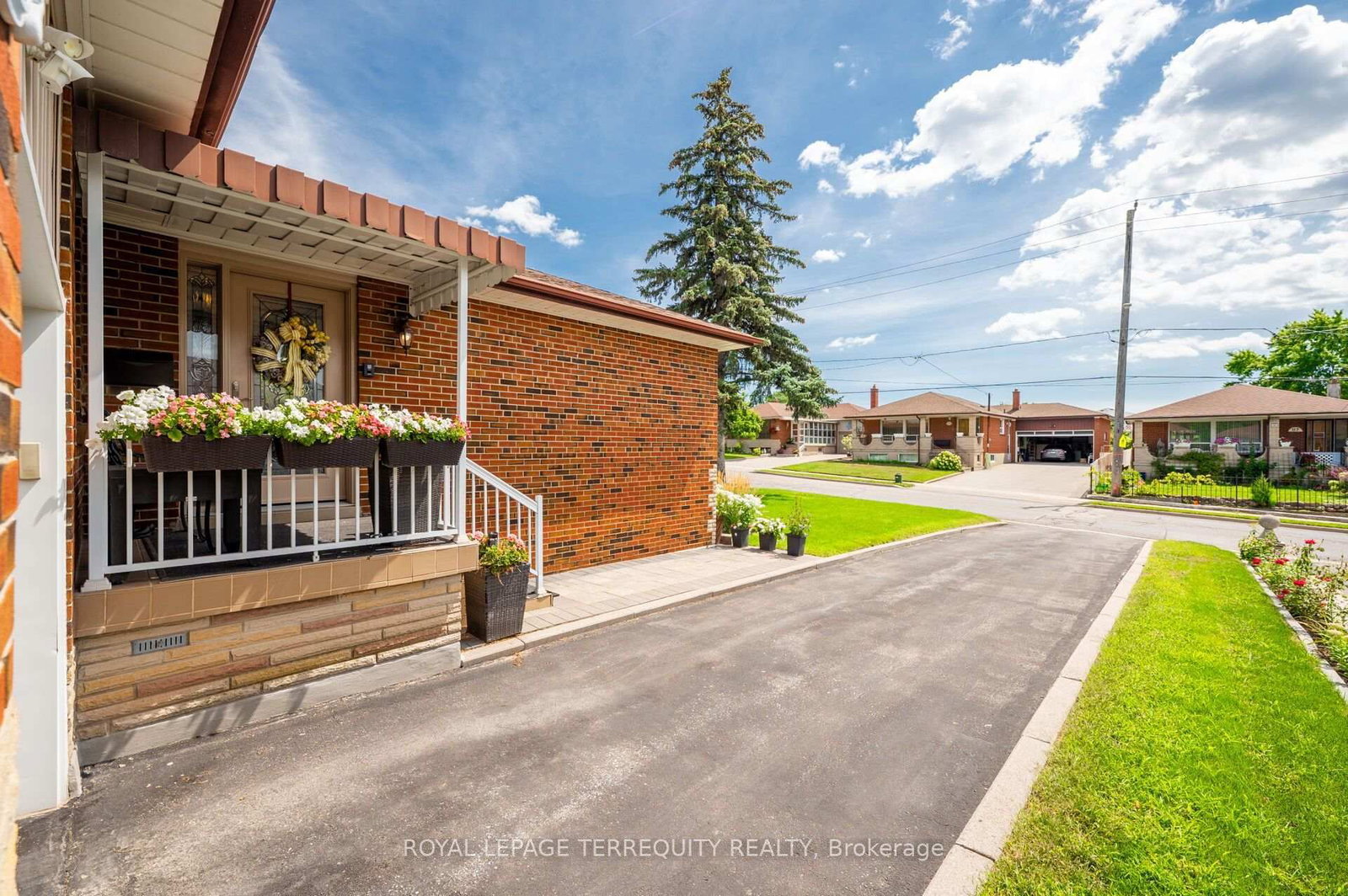 120 Falstaff Ave, Toronto — 35