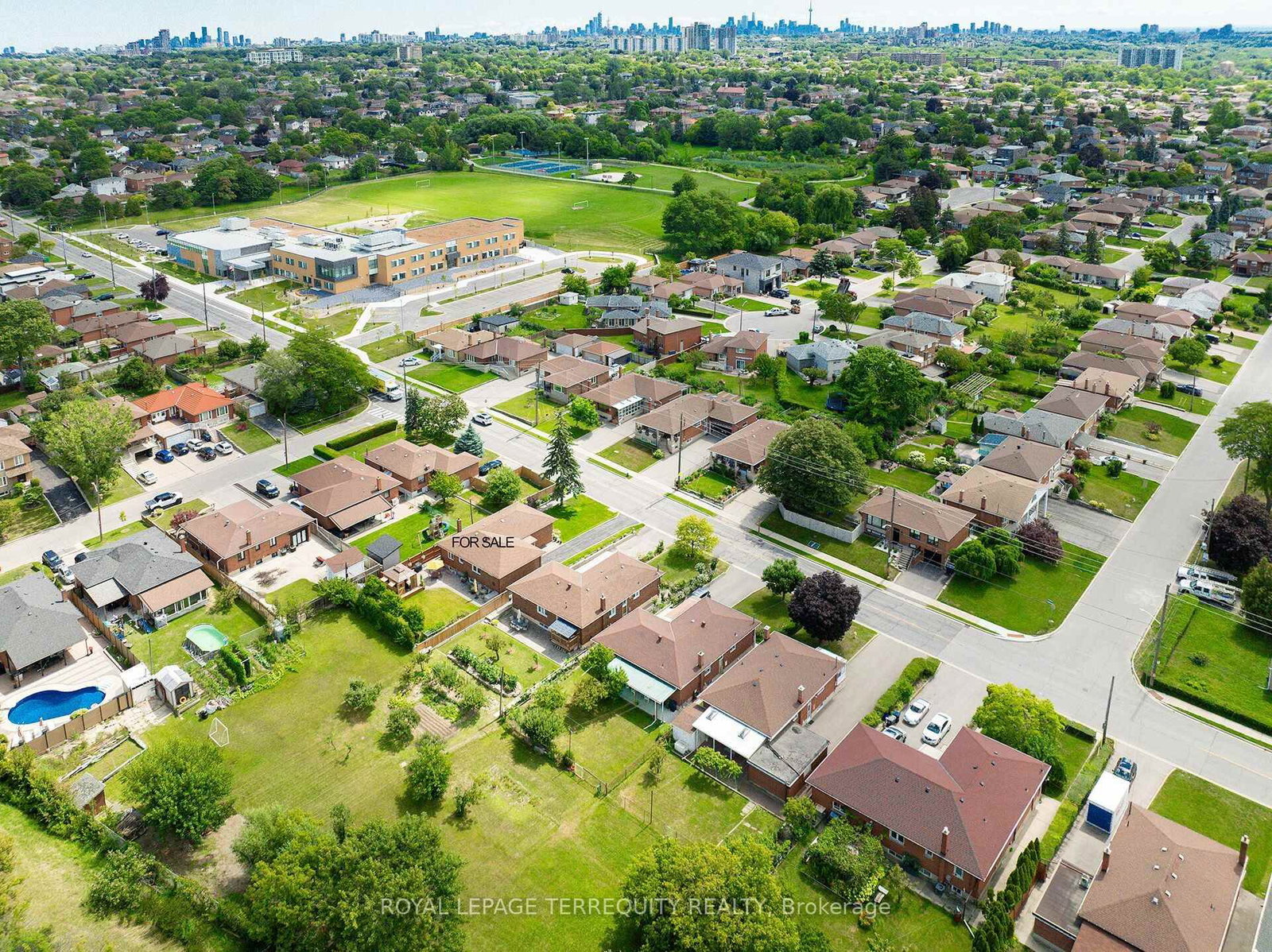 120 Falstaff Ave, Toronto — 39