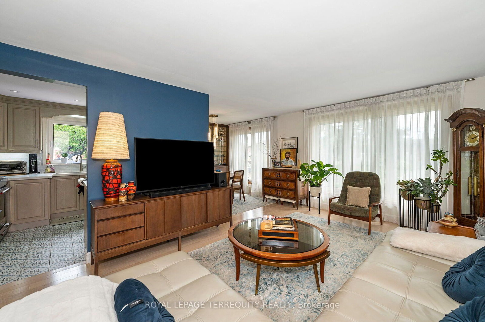 120 Falstaff Ave, Toronto — 4