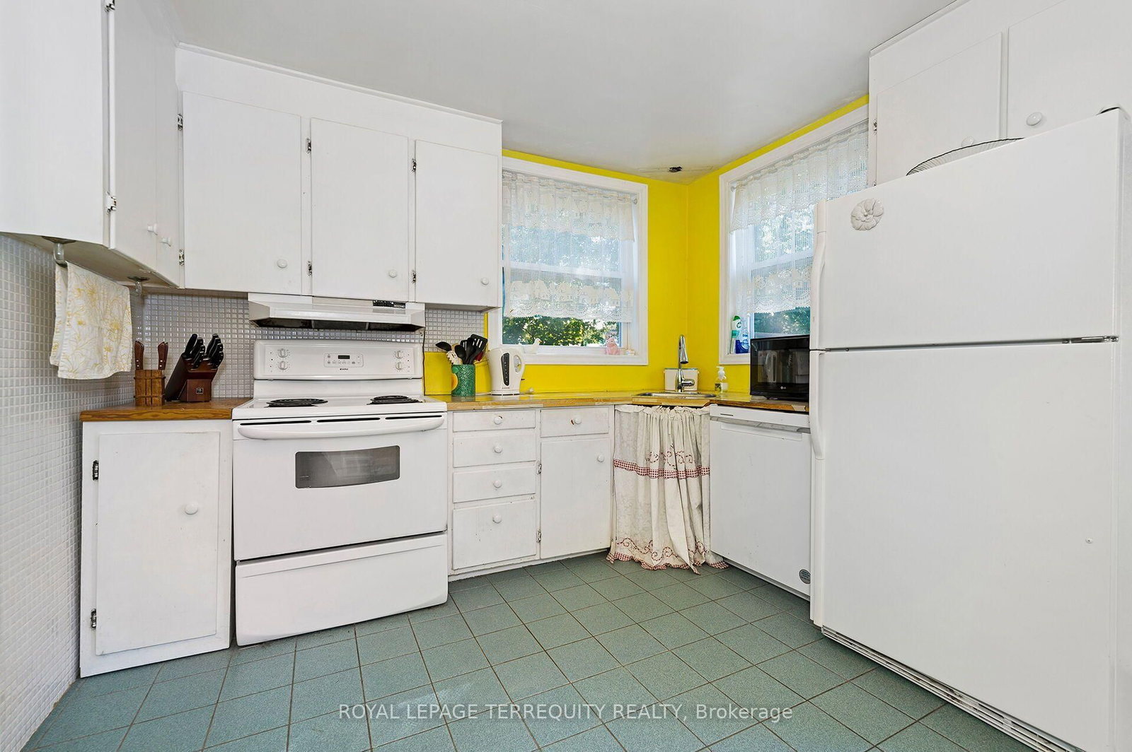 2307 Lawrence Ave, Toronto — 9