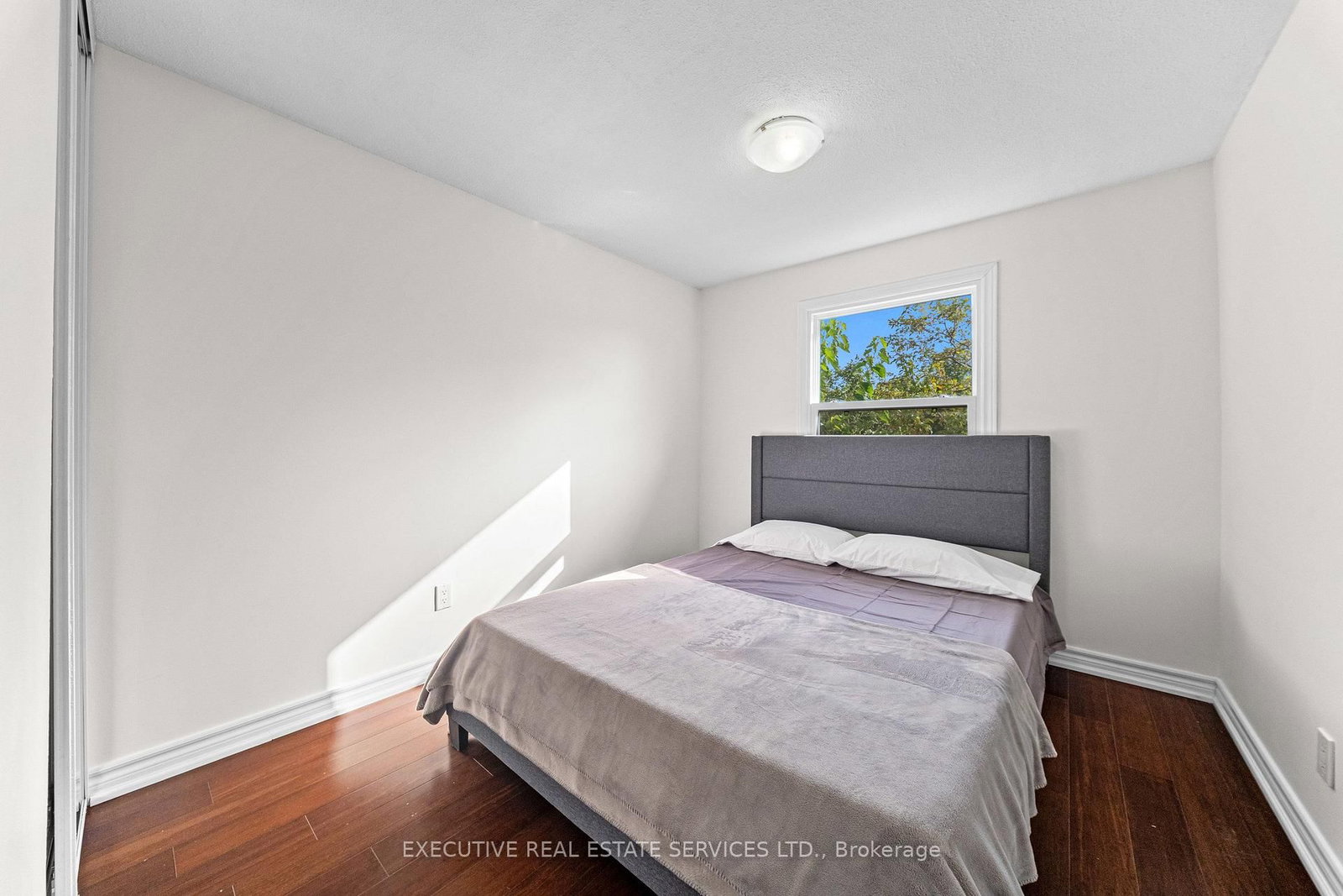 100 Centre St, Brampton — 23