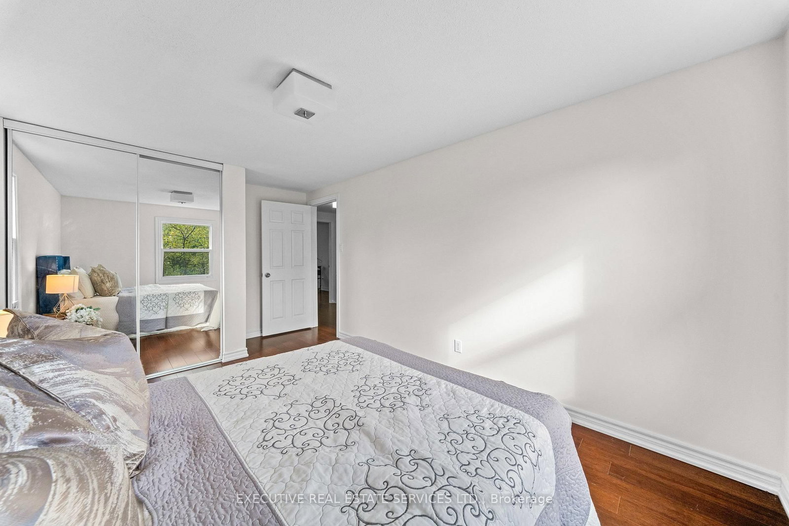 100 Centre St, Brampton — 26