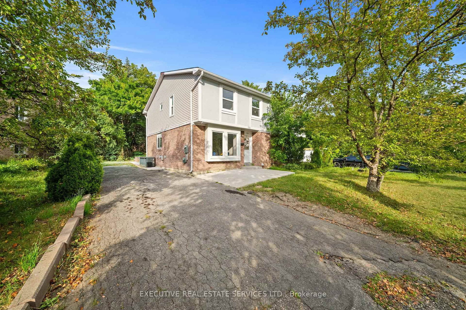 100 Centre St, Brampton — 3