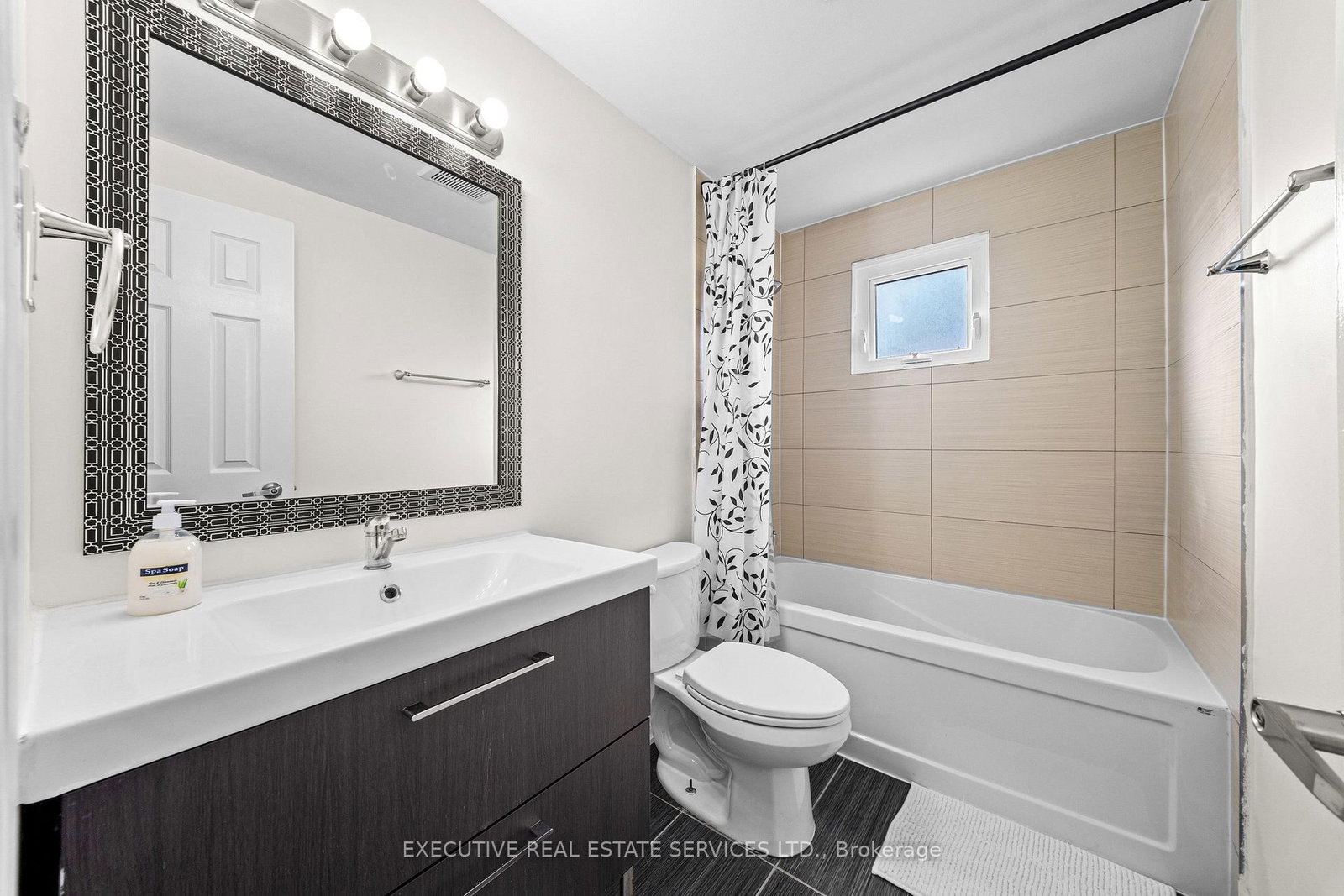100 Centre St, Brampton — 31