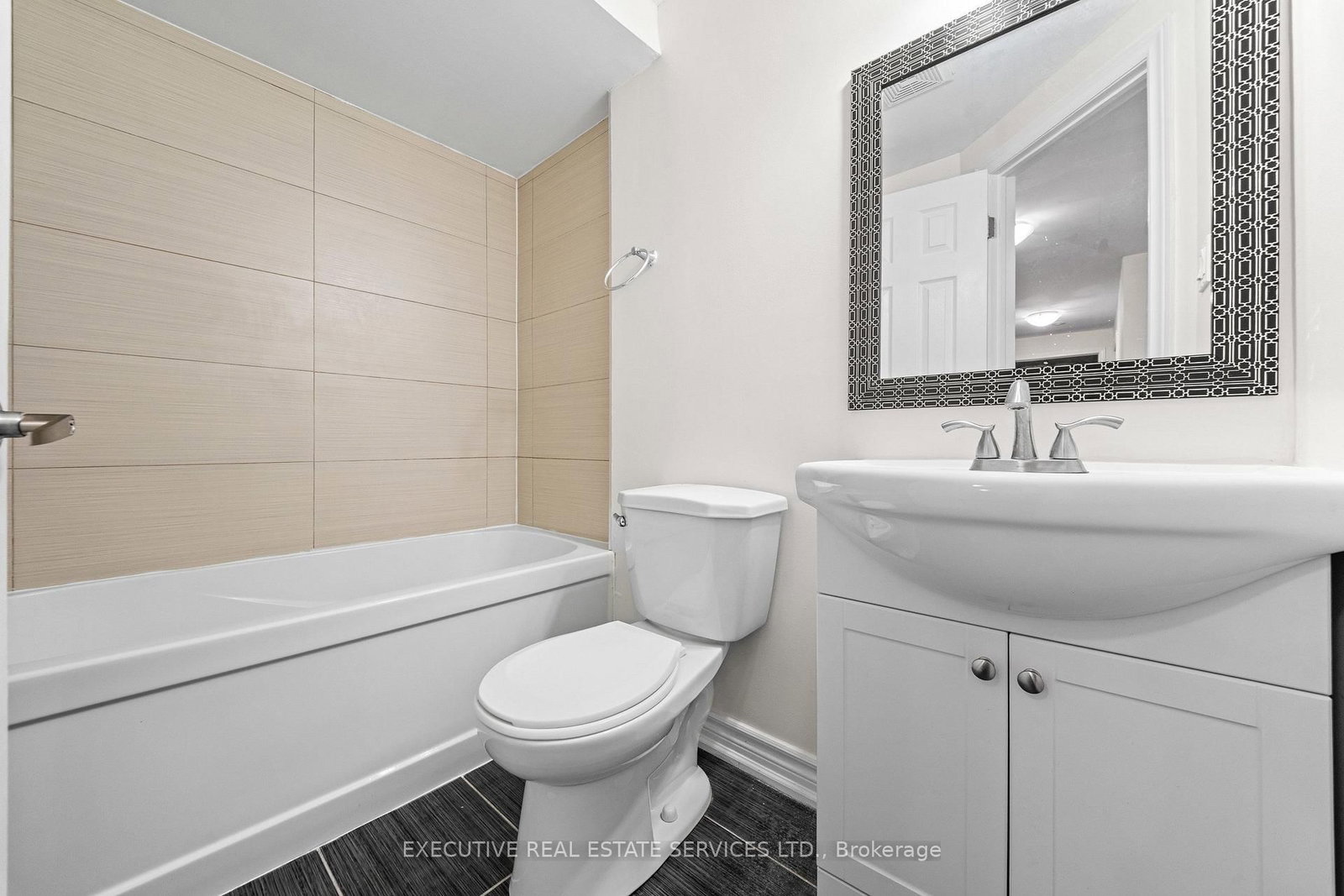 100 Centre St, Brampton — 35