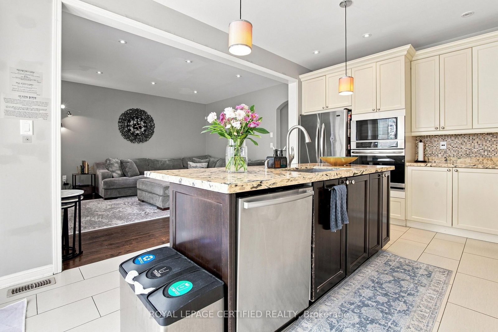 146 Willet Terr, Milton — 13