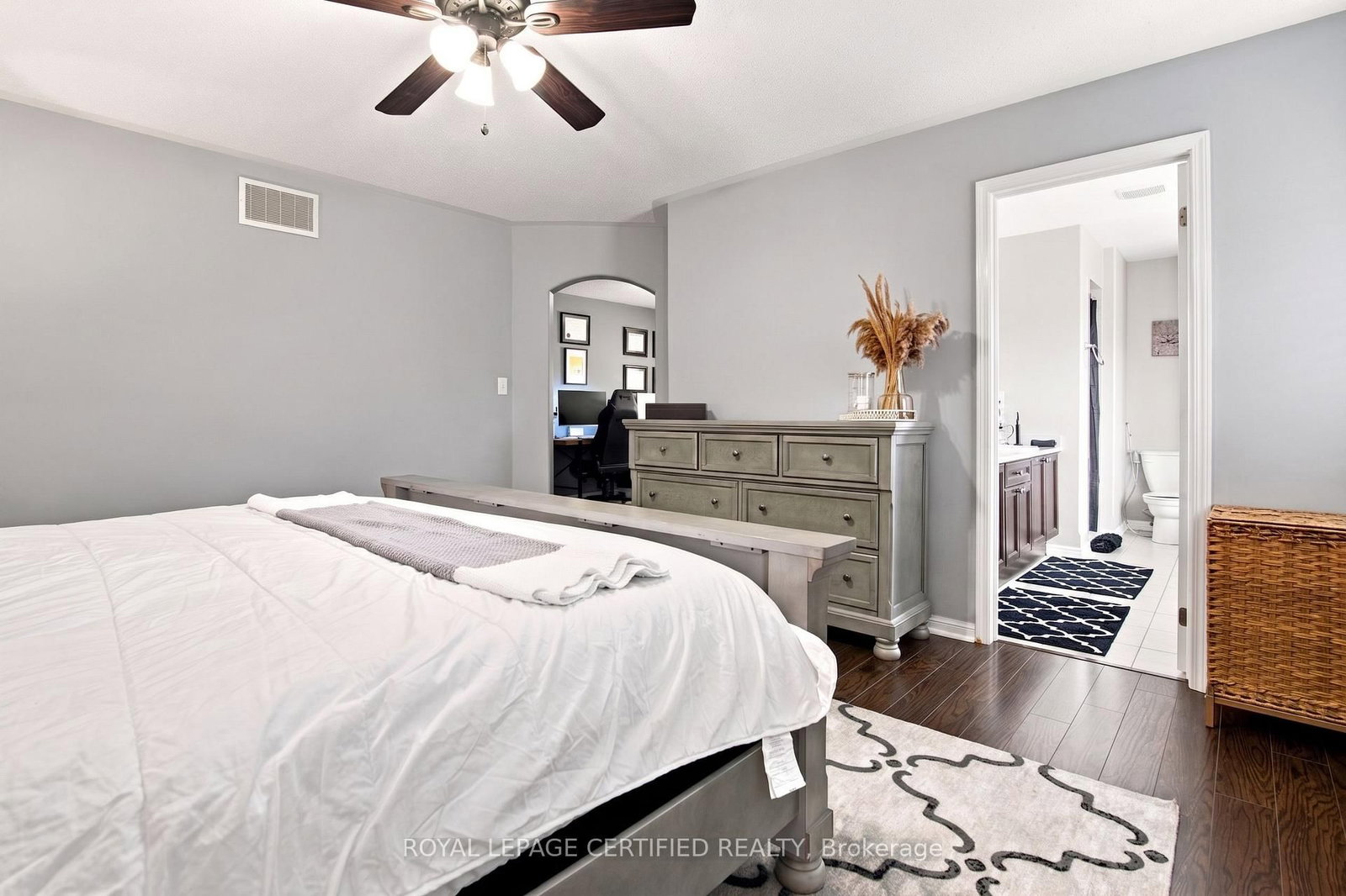 146 Willet Terr, Milton — 25