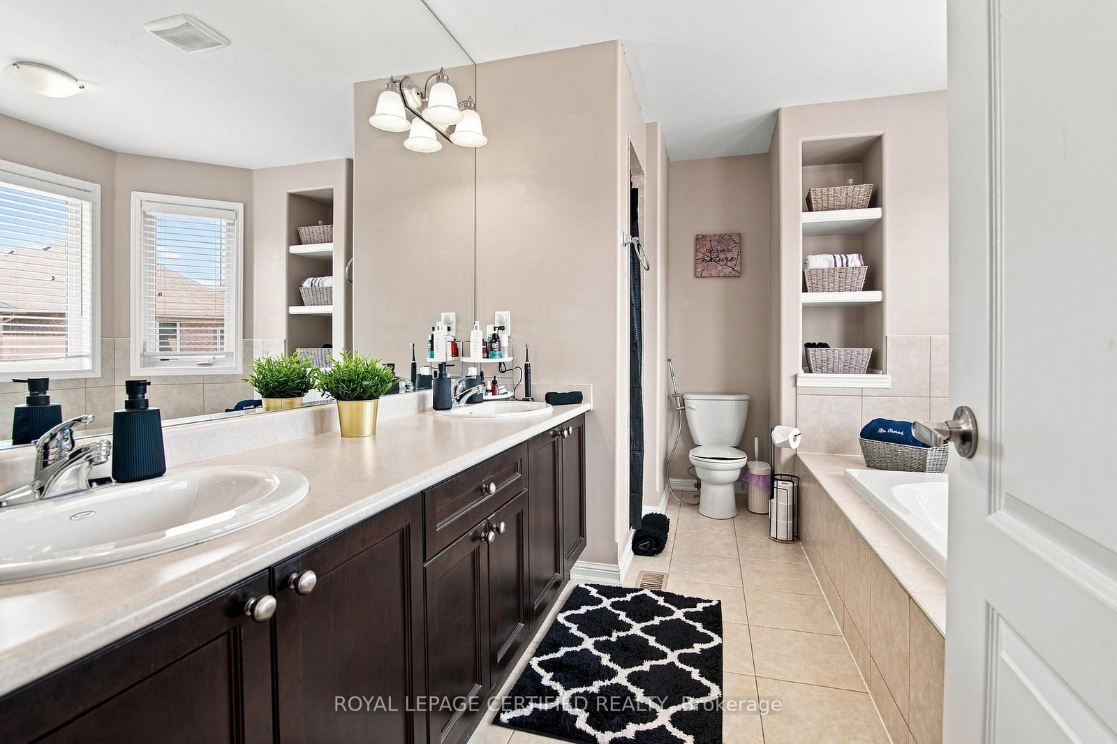 146 Willet Terr, Milton — 28