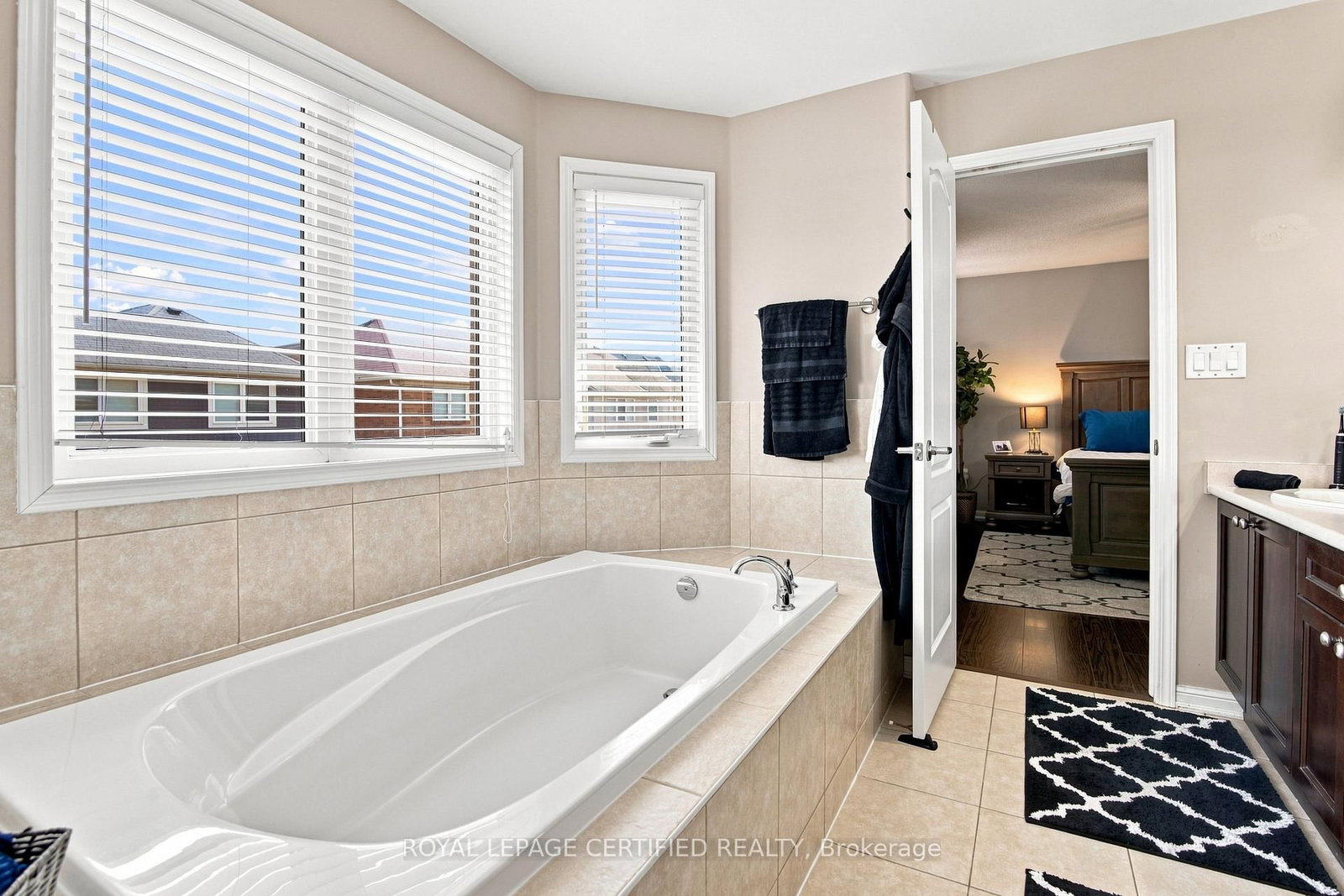 146 Willet Terr, Milton — 29