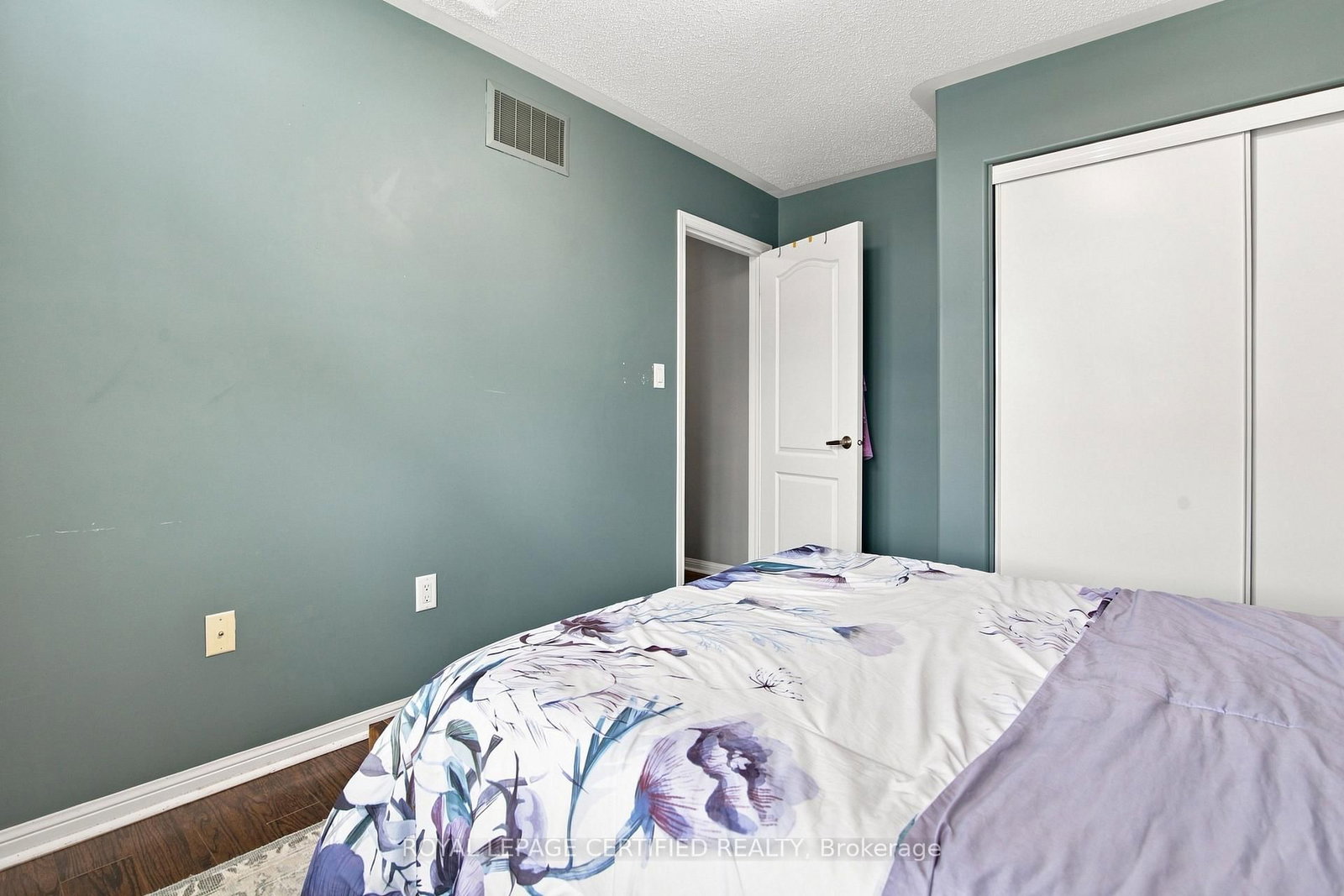 146 Willet Terr, Milton — 31
