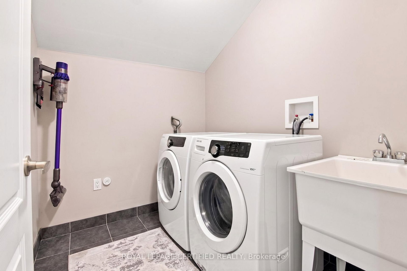 146 Willet Terr, Milton — 32