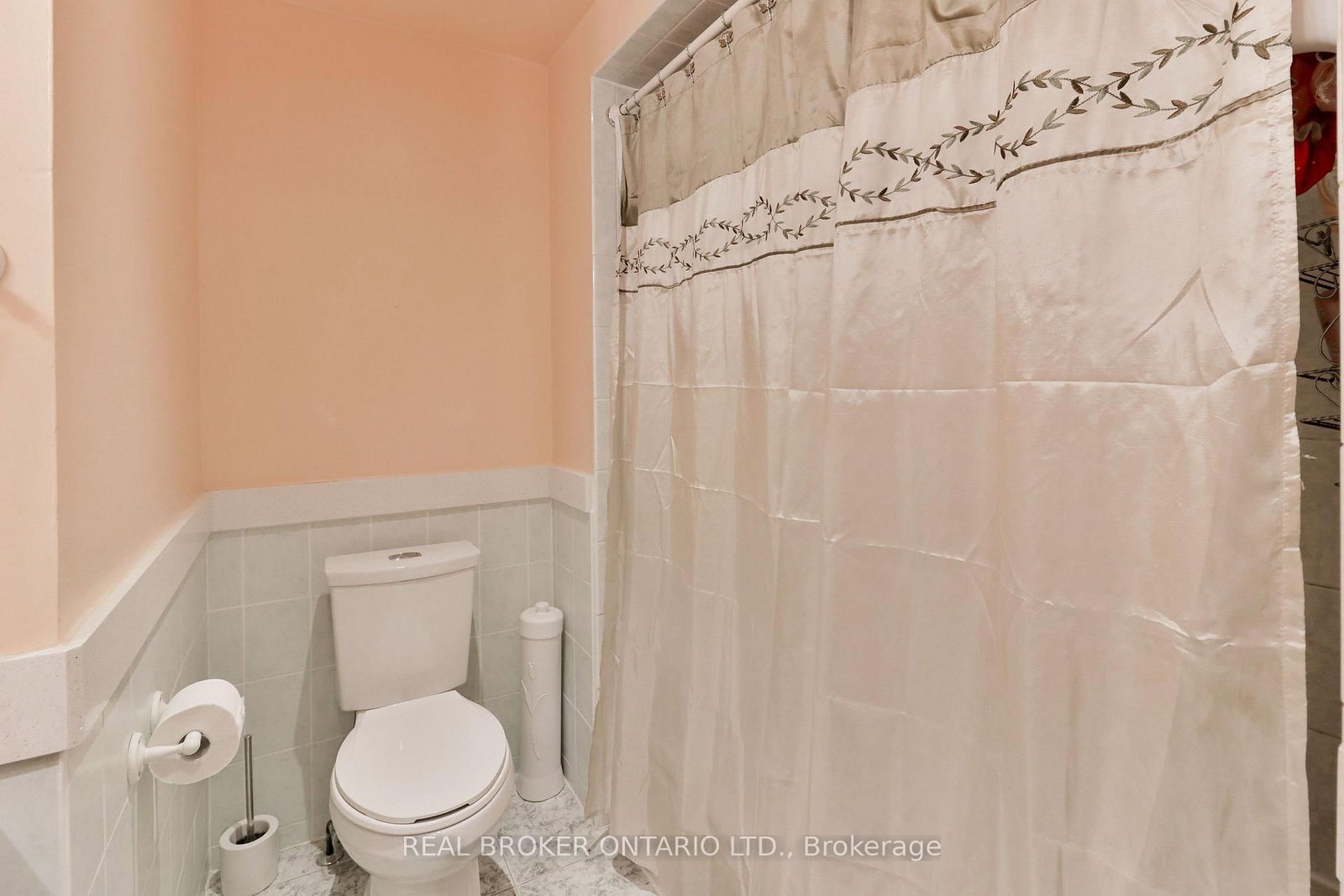 16-1764 Rathburn Rd, Mississauga — 16