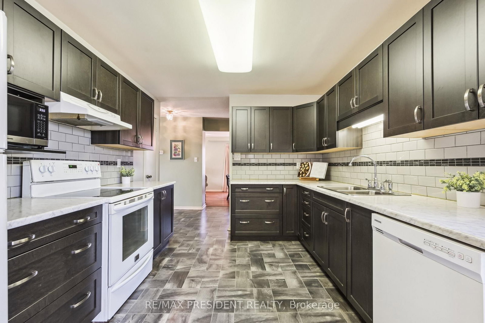 384 Centre St, Brampton — 11