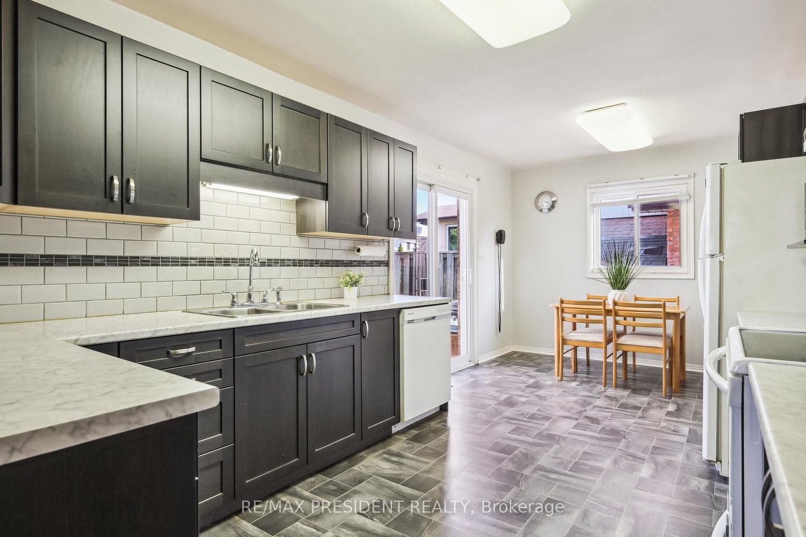 384 Centre St, Brampton — 14