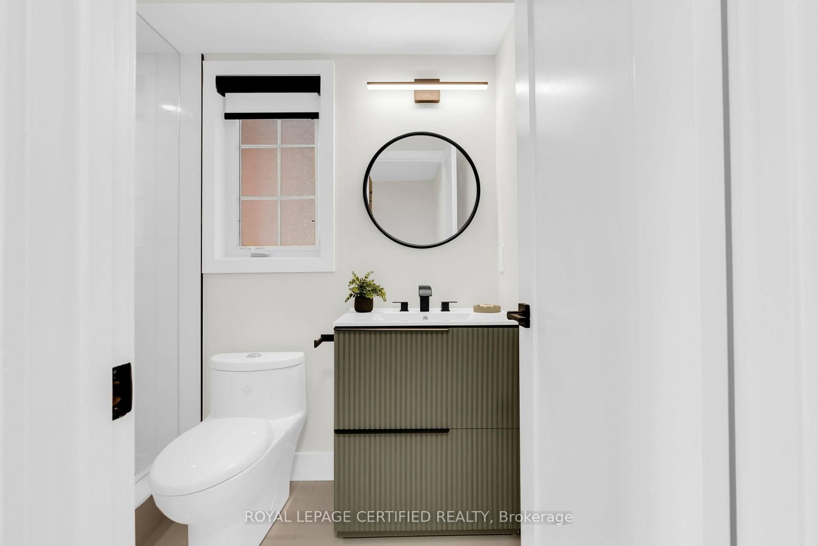 23 Charlie Jordan Rd, Toronto — 24