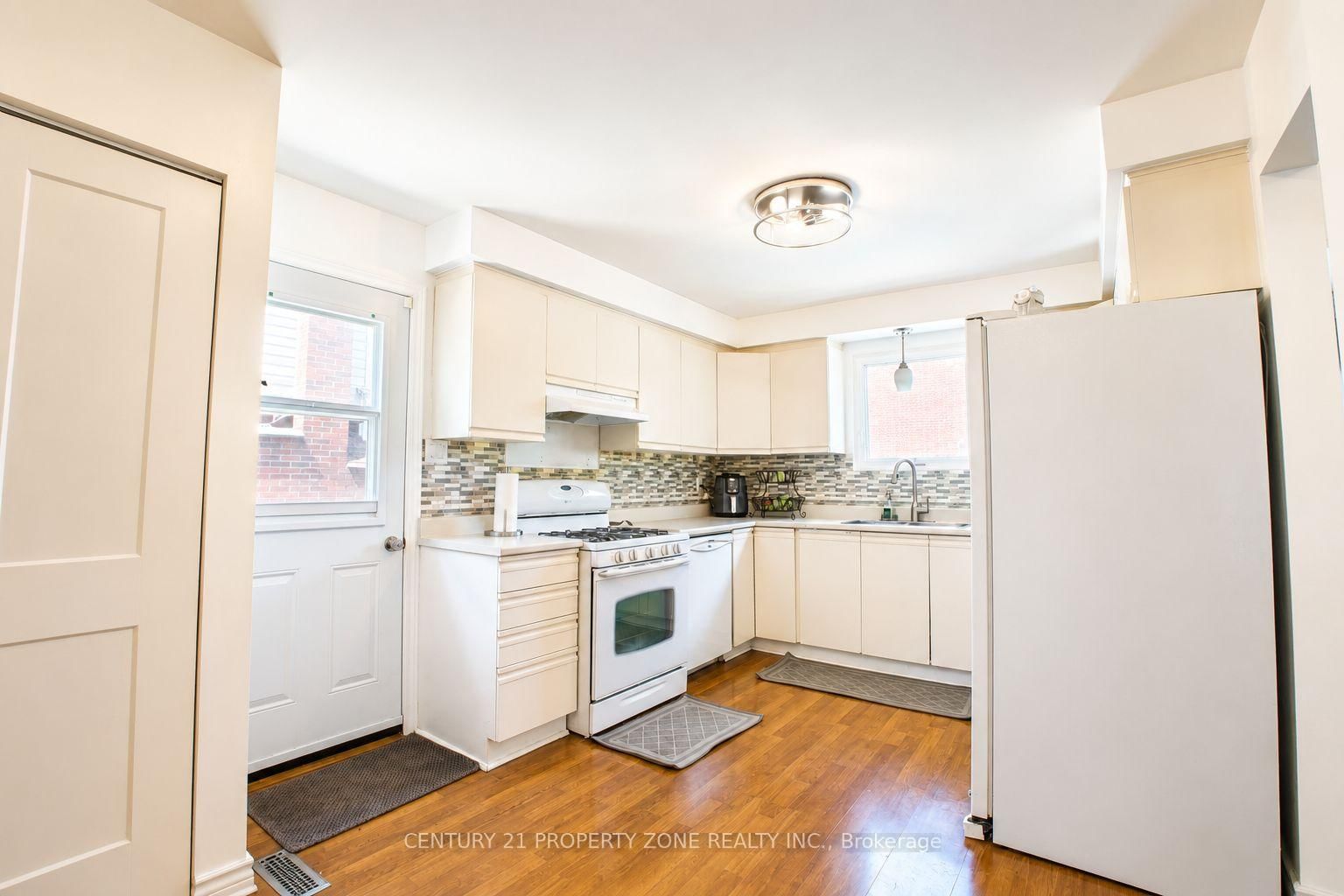 27 Madrid Cres, Brampton — 10