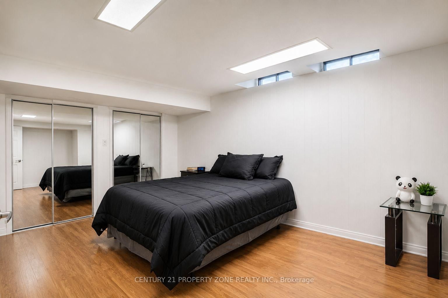 27 Madrid Cres, Brampton — 28
