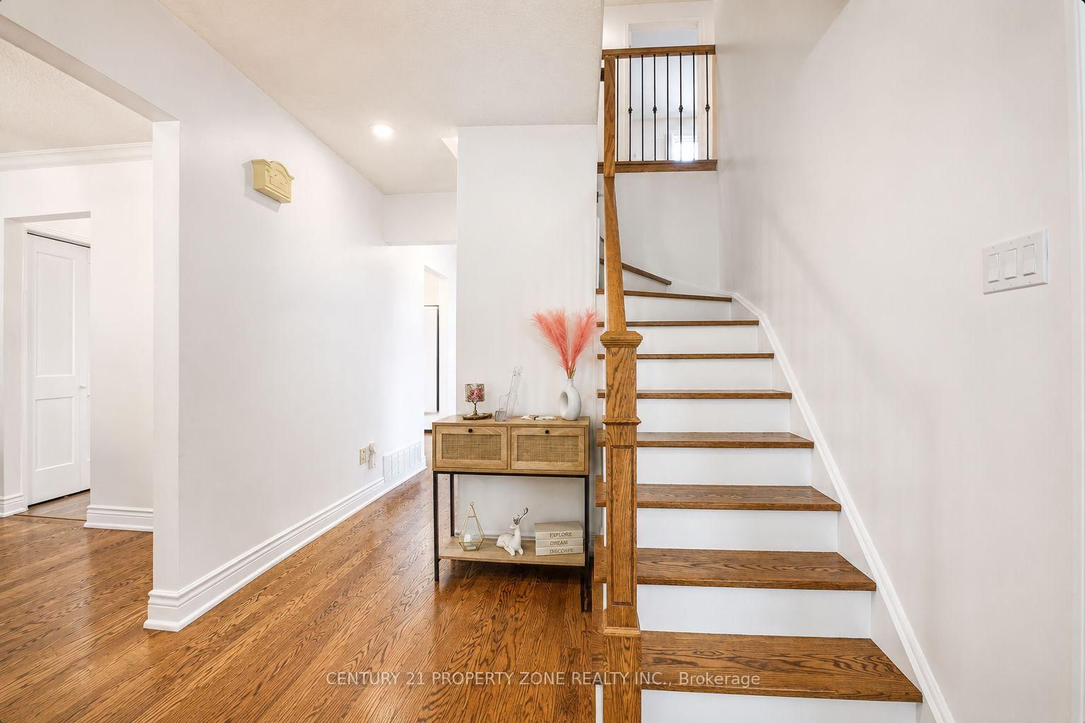 27 Madrid Cres, Brampton — 5