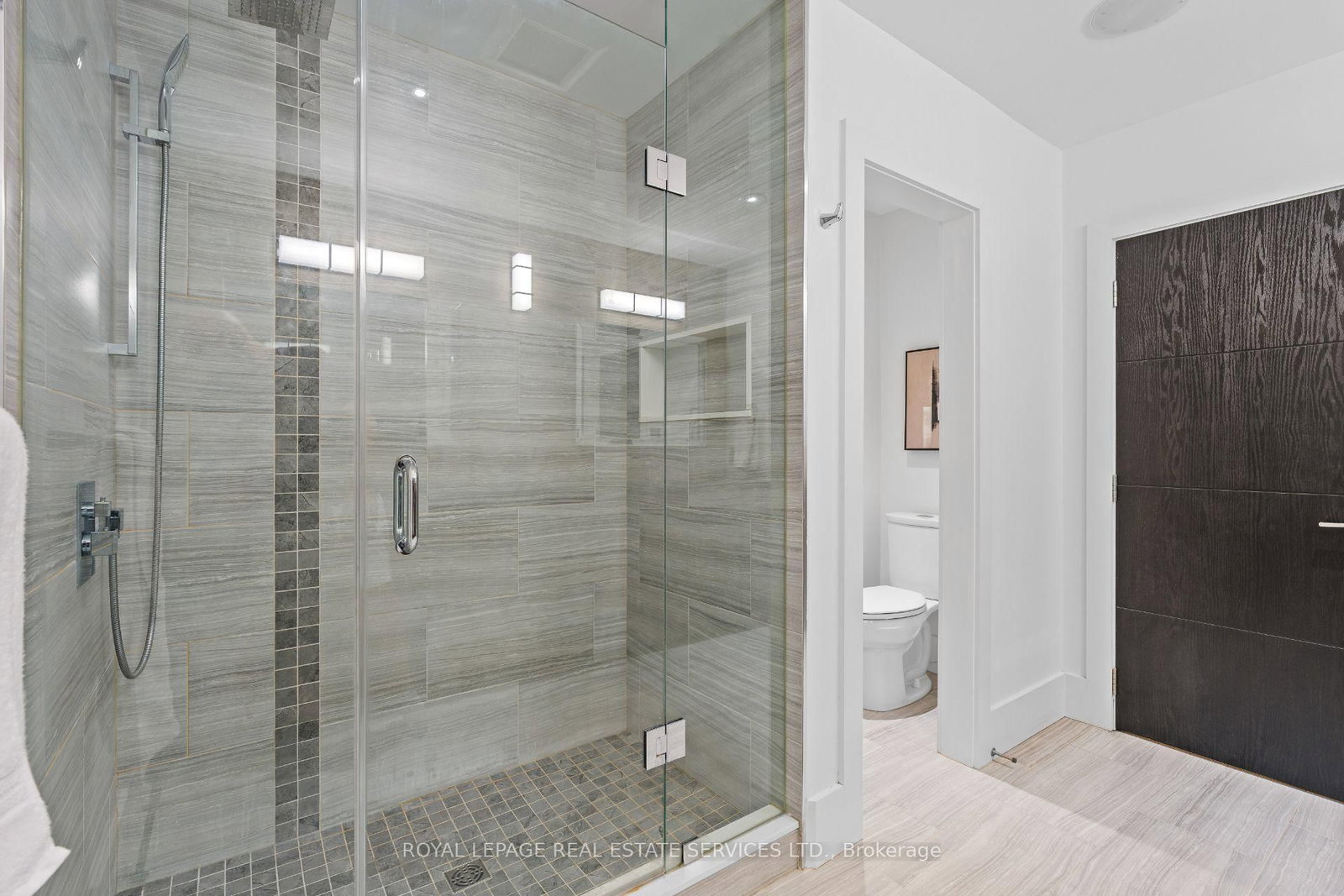 23 Lorraine Gdns, Toronto — 24