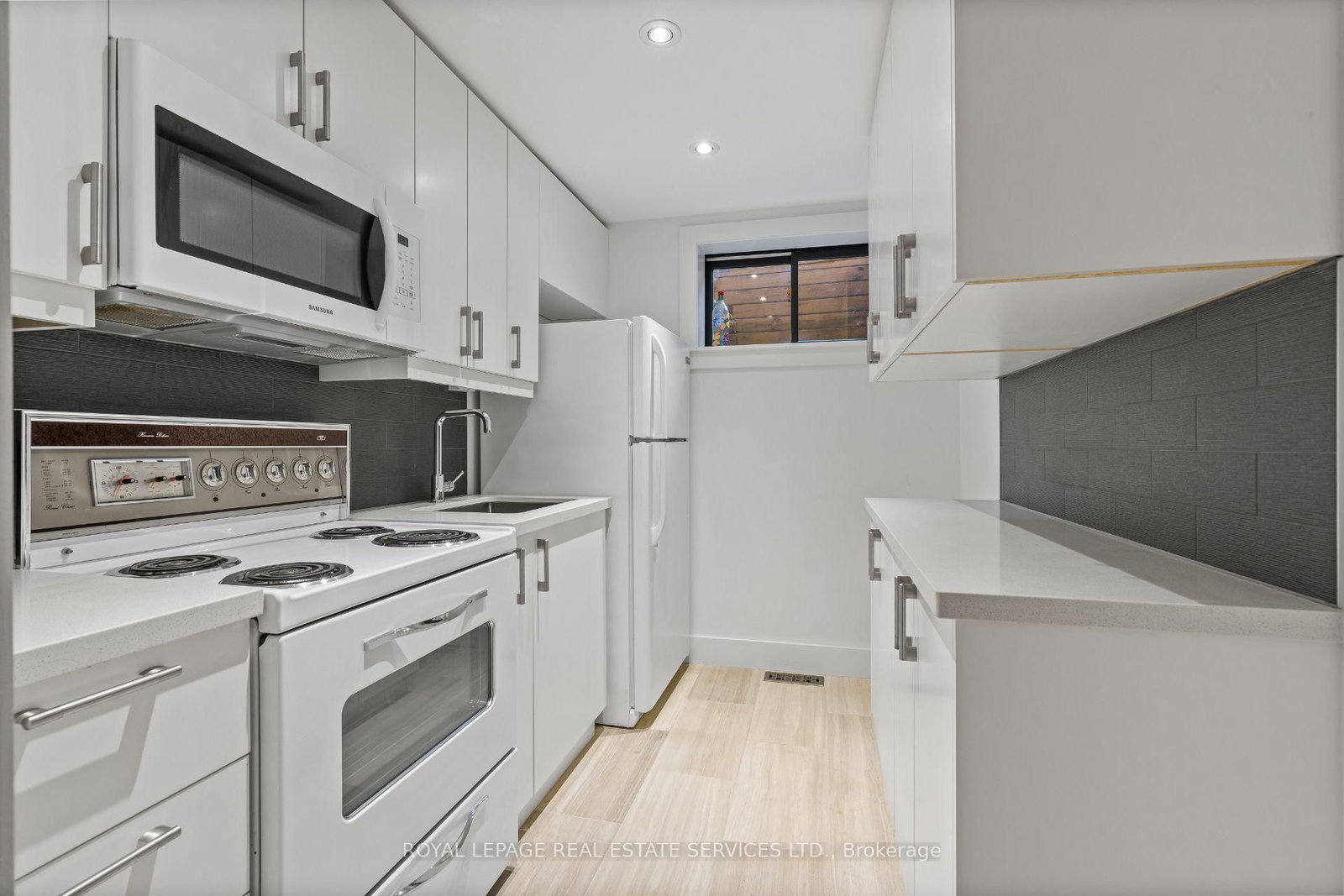 23 Lorraine Gdns, Toronto — 39